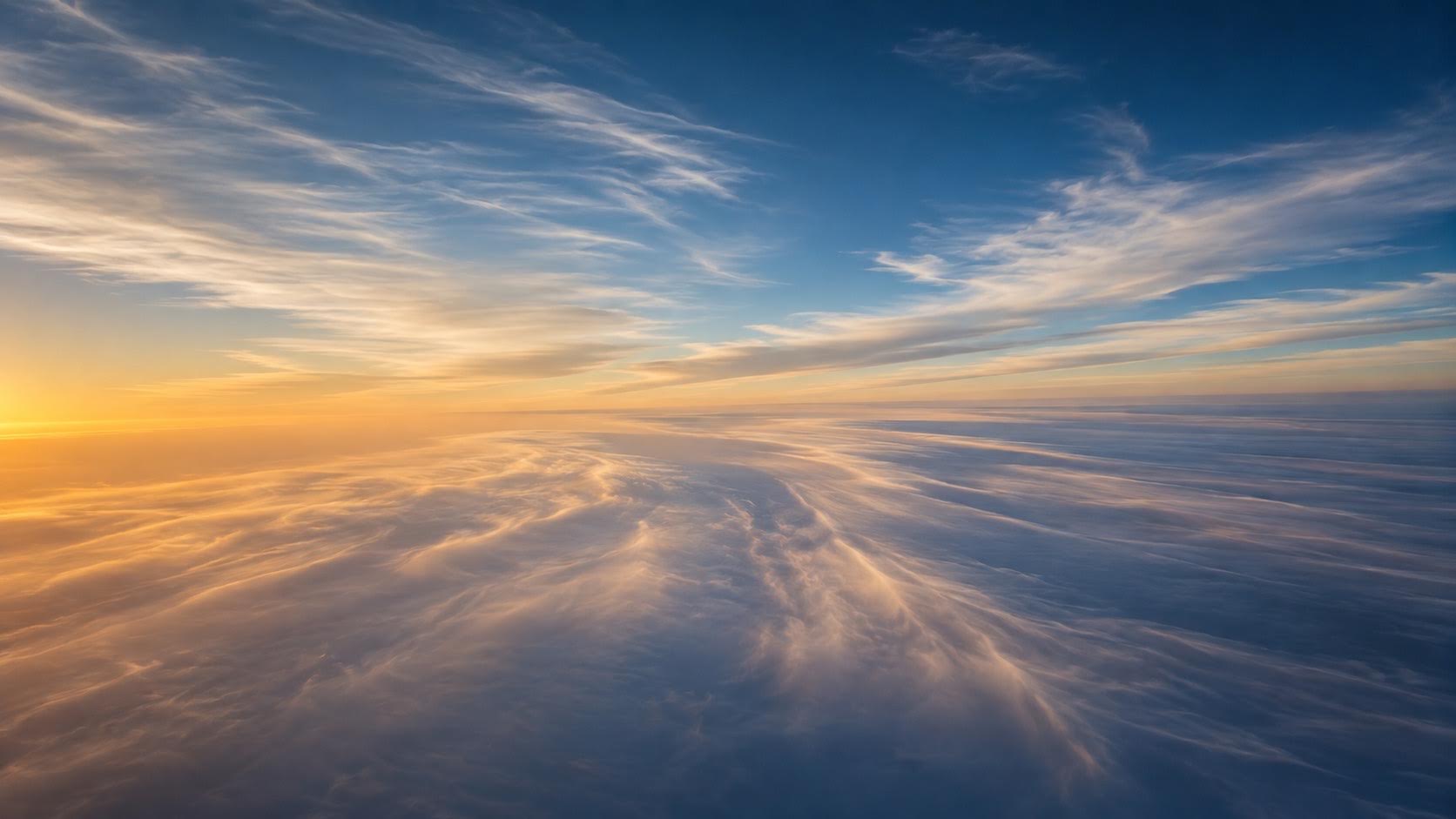 Open atmosphere above a luminous cloud horizon